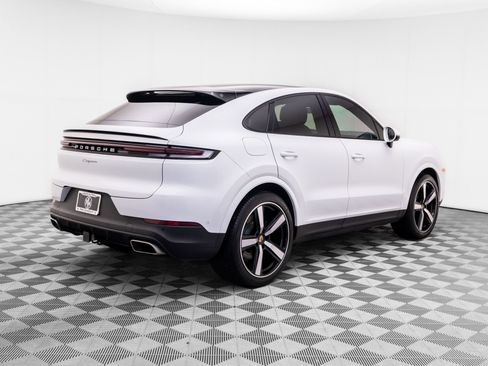 Certified 2025 Porsche Cayenne Coupe AWD/4WD image 8