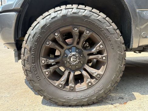 Used 2019 Ford F150 Platinum w/ Equipment Group 701A Luxury AWD/4WD image 4