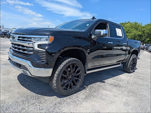Used 2022 Chevrolet Silverado 1500 LTZ w/ Technology Package AWD/4WD image 8