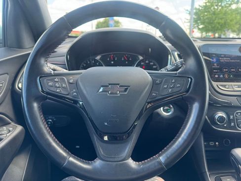 Used 2022 Chevrolet Equinox RS w/ RS Leather Package AWD/4WD image 9