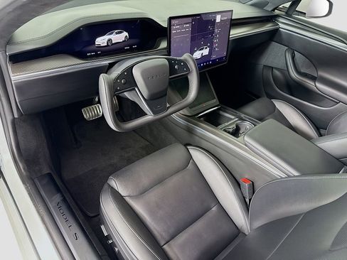 Used 2022 Tesla Model S Plaid image 9