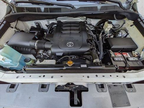 Certified 2018 Toyota Tundra SR5 w/ TRD Off Road Package AWD/4WD image 21