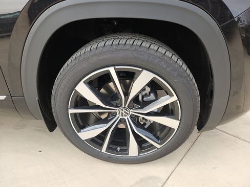 New 2026 Volkswagen Atlas Cross Sport SEL Premium R-Line AWD/4WD image 9
