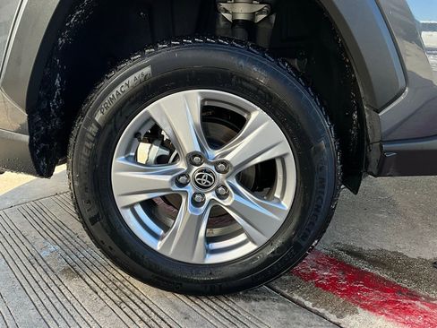 Used 2025 Toyota RAV4 XLE image 9