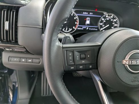 Used 2025 Nissan Pathfinder SV FWD image 20