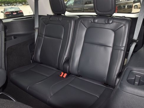 New 2026 Lincoln Aviator Reserve w/ Jet Appearance Package RWD image 15