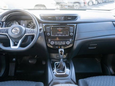 Used 2019 Nissan Rogue SV image 15