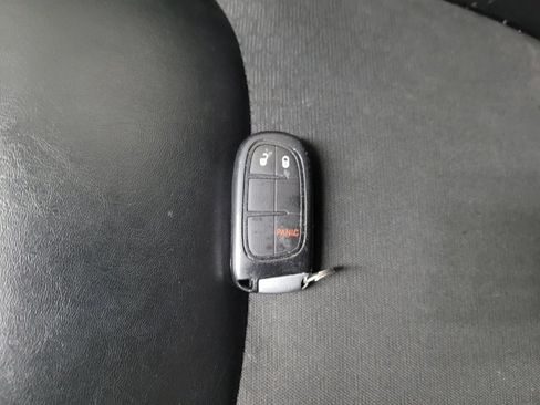 Used 2020 Jeep Cherokee Latitude Plus image 32