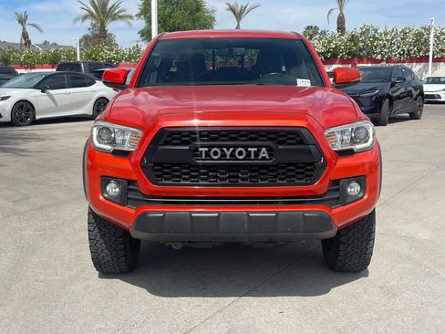 Used 2016 Toyota Tacoma TRD Off-Road w/ Premium & Technology Package image 3