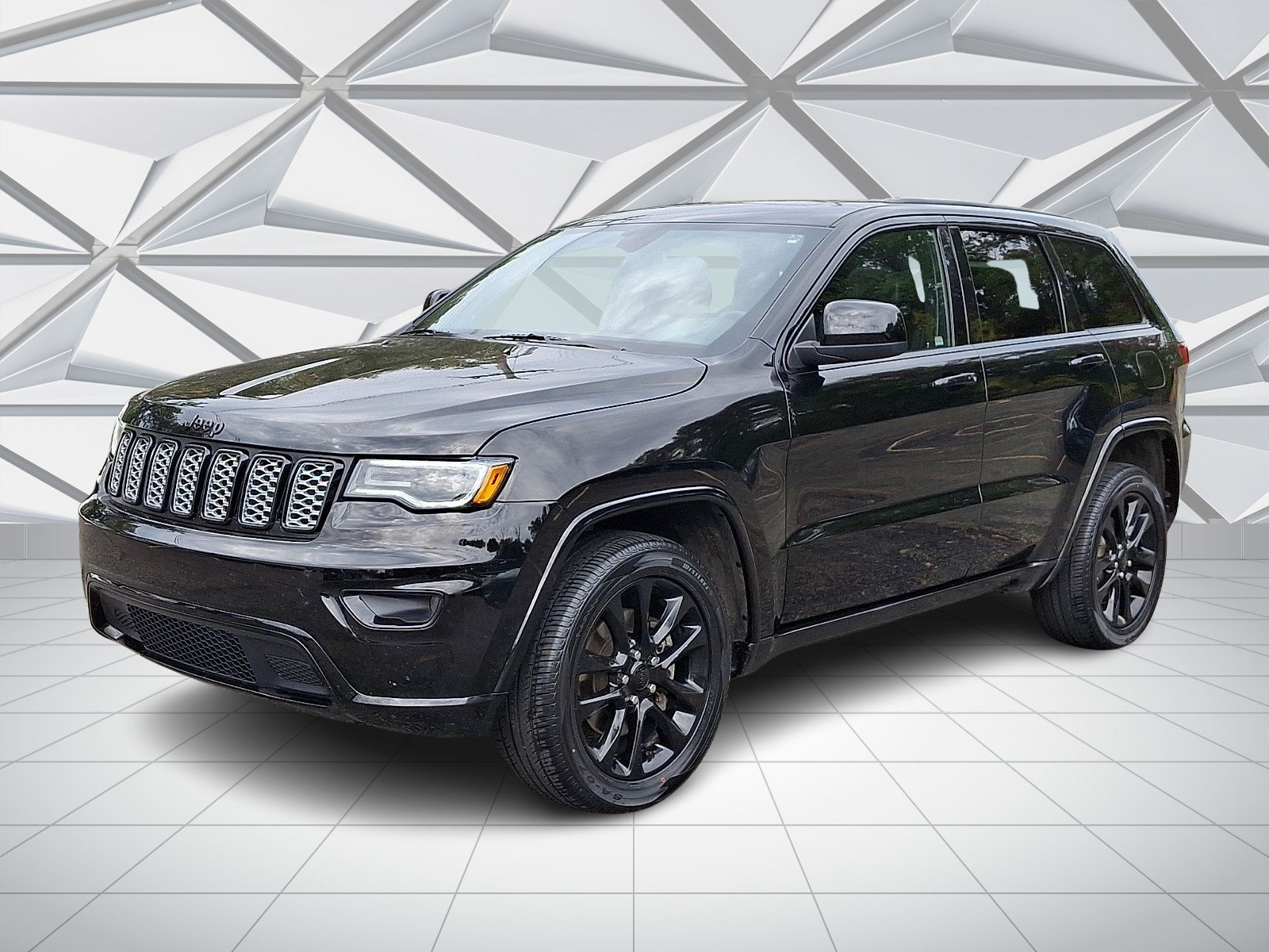 Used 2021 Jeep Grand Cherokee Laredo X AWD/4WD image 5