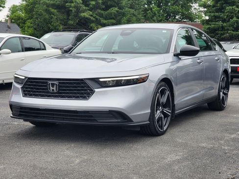 Used 2024 Honda Accord Sport image 3