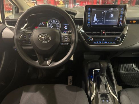 Used 2021 Toyota Corolla LE image 6