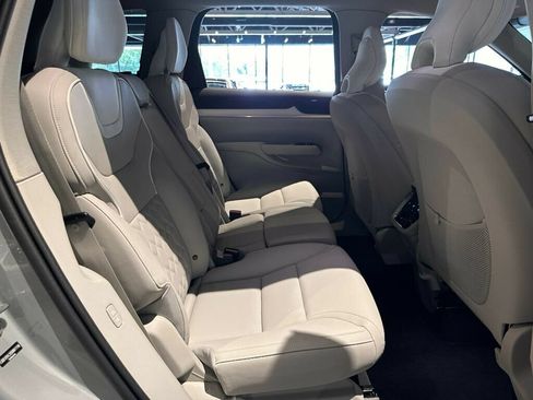 Used 2025 Volvo EX90 Ultra AWD/4WD image 30