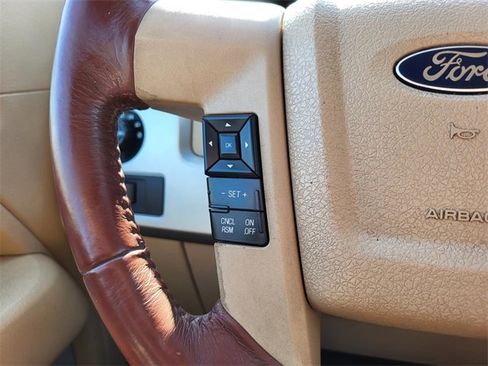 Used 2014 Ford F150 King Ranch w/ King Ranch Luxury Package image 5