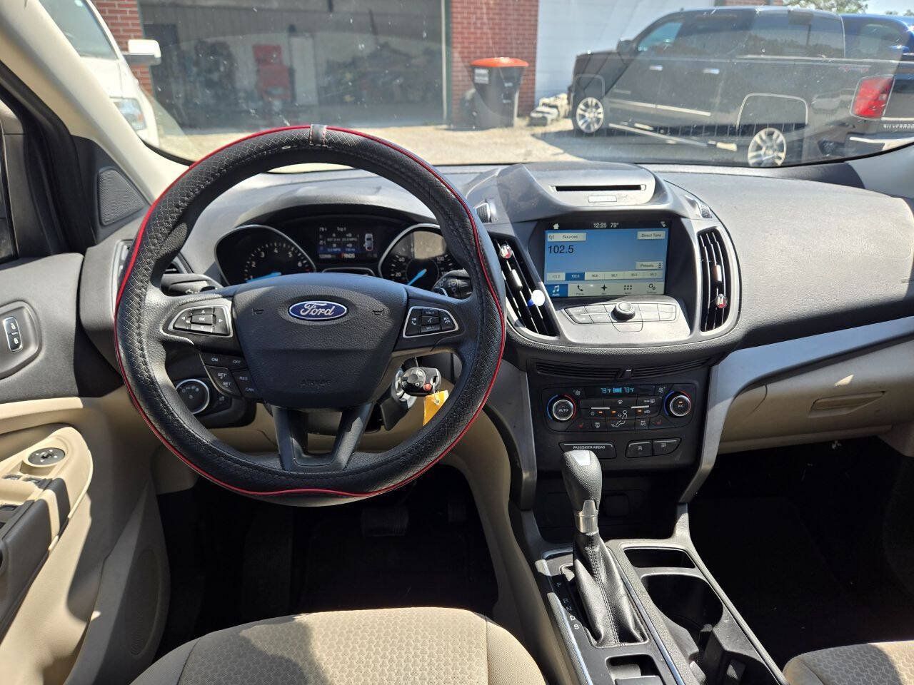 Used 2017 Ford Escape SE w/ Equipment Group 201A AWD/4WD image 10