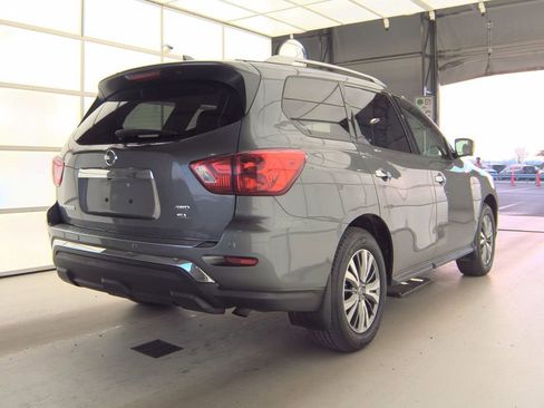 Used 2019 Nissan Pathfinder SL image 4