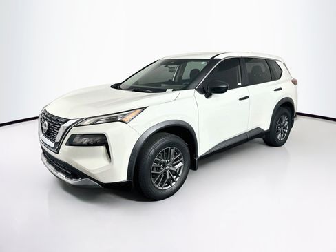 Used 2023 Nissan Rogue S FWD image 3