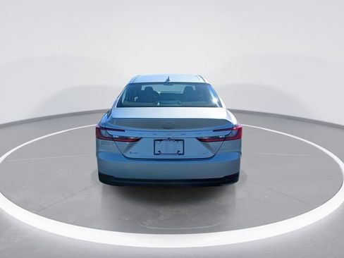 Used 2025 Toyota Camry LE image 7