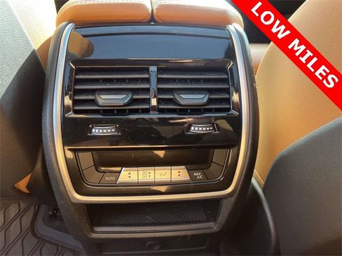 Used 2022 BMW X5 xDrive40i w/ Parking Assistance Package image 17