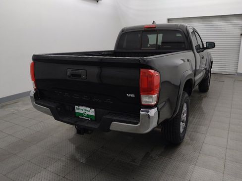 Used 2017 Toyota Tacoma SR5 w/ Tow Package RWD image 7