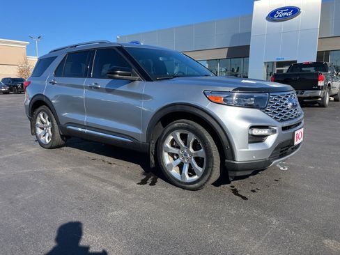 Used 2015 Ford F150 Lariat w/ Equipment Group 502A Luxury image 8