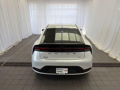 Used 2023 Toyota Prius LE FWD image 6