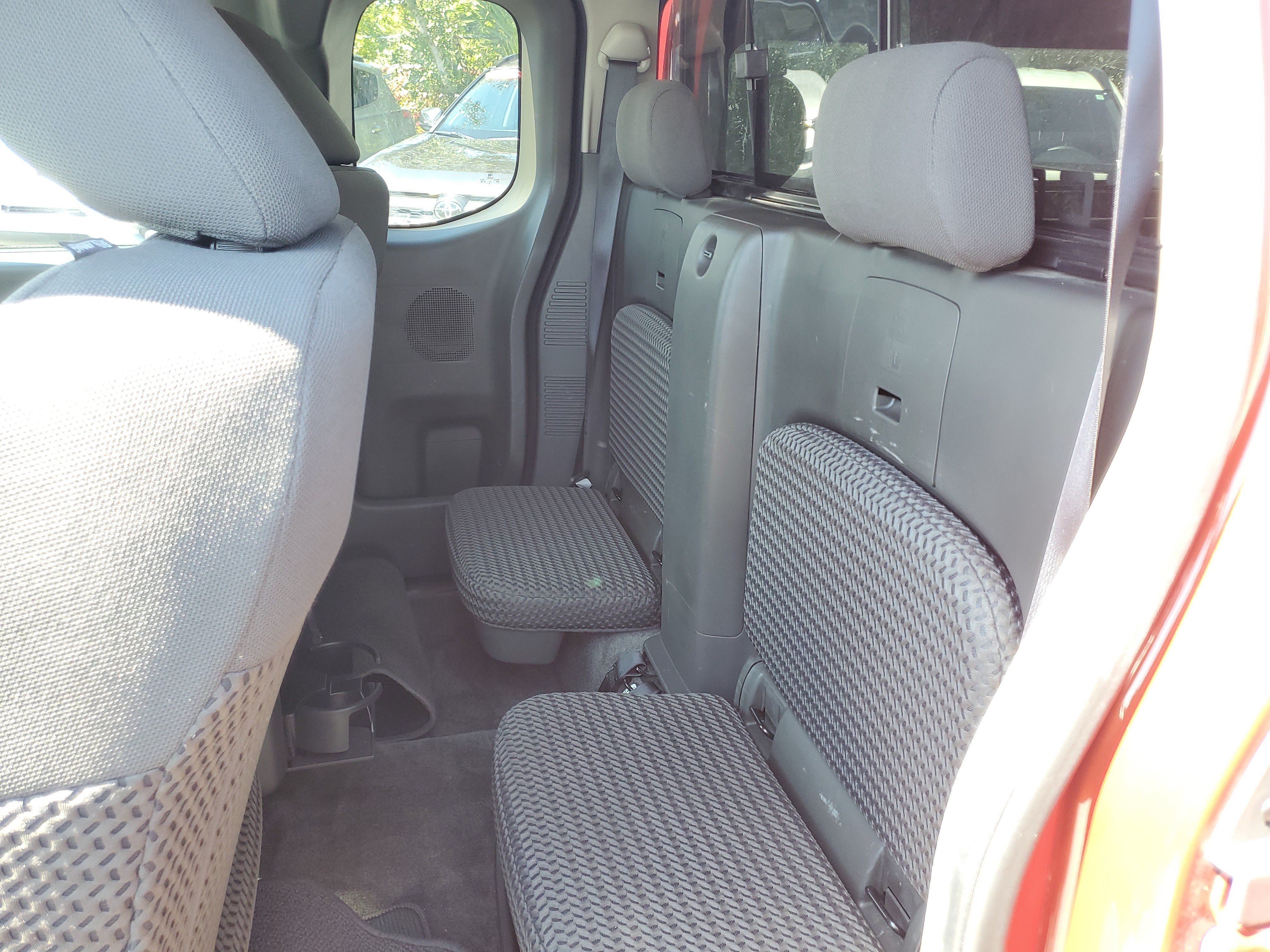Used 2016 Nissan Frontier SV AWD/4WD image 13