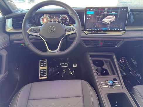 New 2026 Volkswagen Tiguan SE R-Line image 23