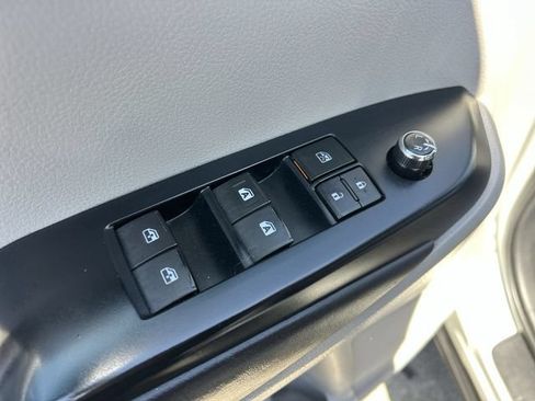 Used 2017 Toyota Highlander XLE AWD/4WD image 20