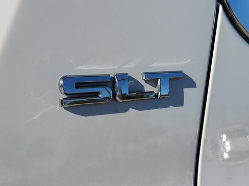 Used 2019 GMC Acadia SLT image 9