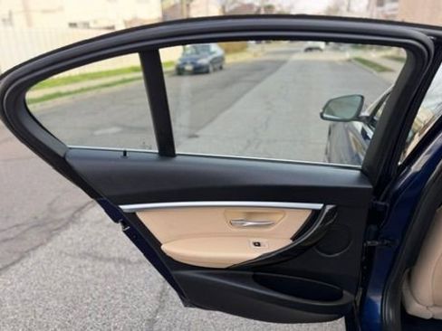 Used 2018 BMW 330i xDrive Sedan AWD/4WD image 23