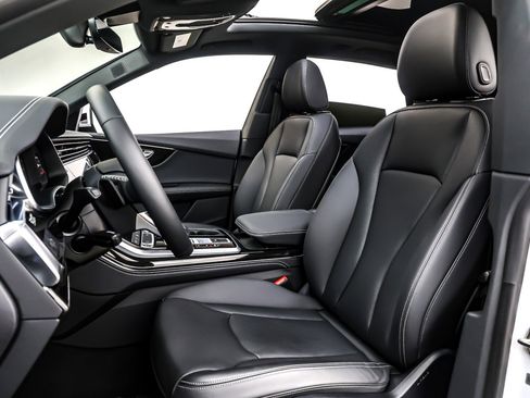 Used 2024 Audi Q8 Premium Plus image 18