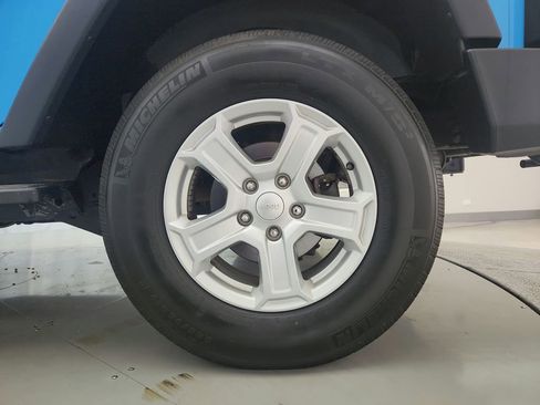 Used 2017 Jeep Wrangler Unlimited Sport w/ Connectivity Group image 28