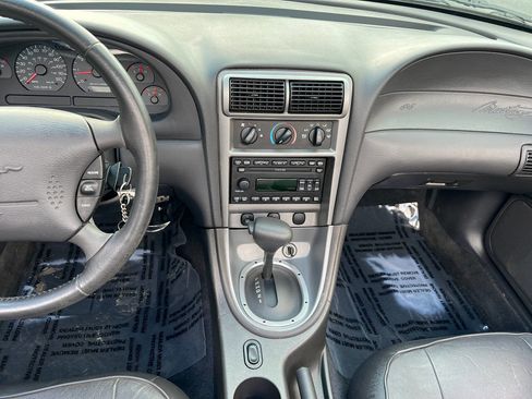 Used 2004 Ford Mustang Convertible RWD image 20