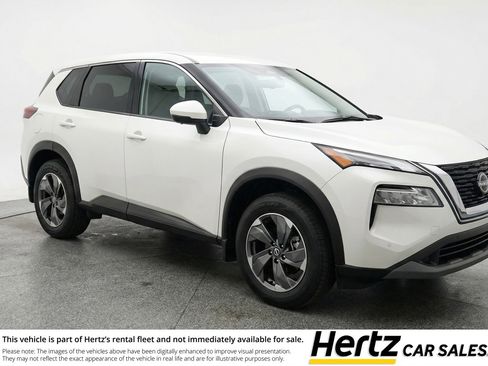 Used 2025 Nissan Rogue SV image 1