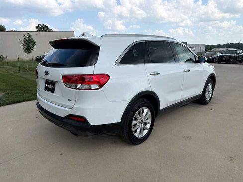 Used 2016 Kia Sorento AWD w/ LX Convenience Package image 6