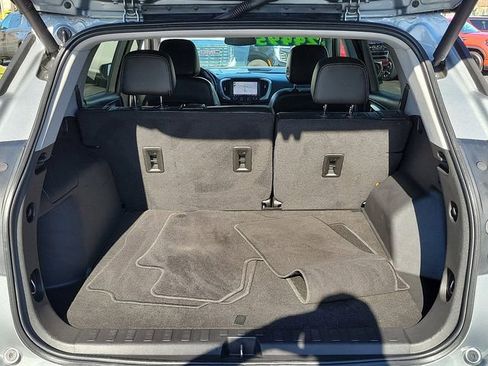 Used 2023 GMC Terrain SLT w/ Infotainment Package II image 17