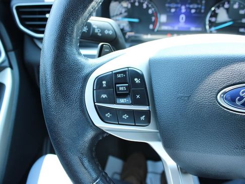 Used 2021 Ford Explorer XLT w/ Equipment Group 202A AWD/4WD image 40