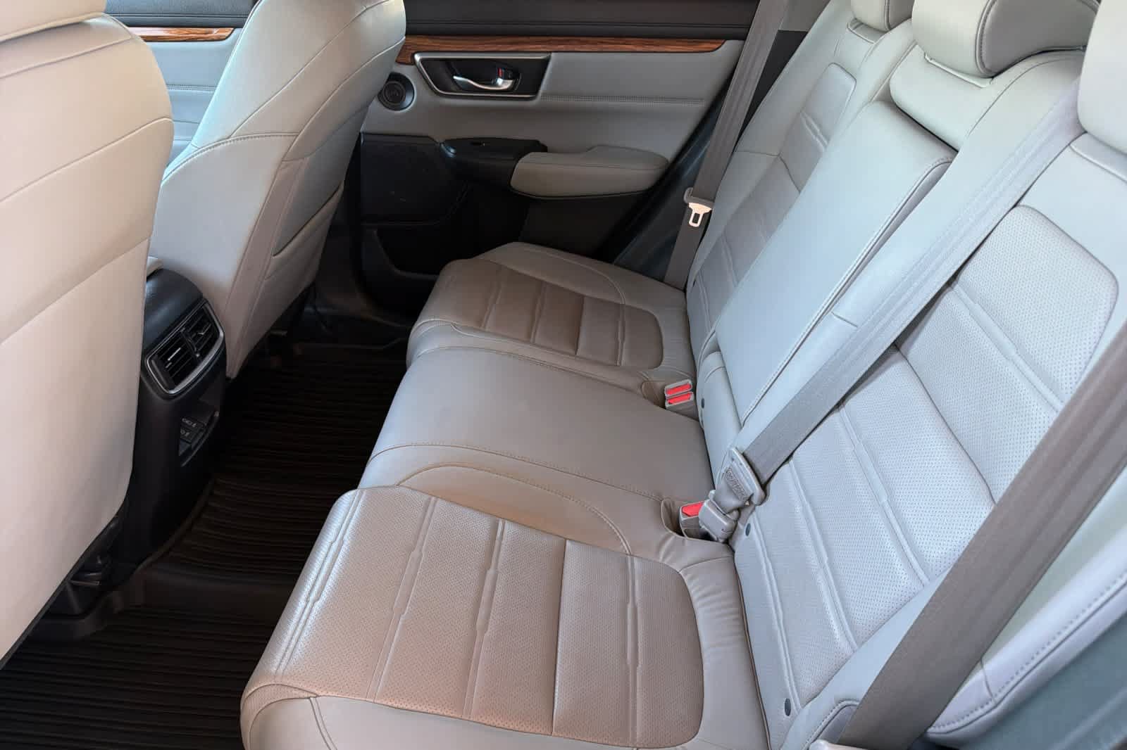 Used 2019 Honda CR-V Touring image 4