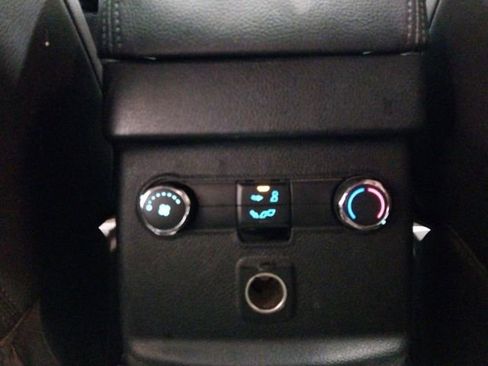 Used 2016 Ford Explorer XLT w/ Equipment Group 202A image 10