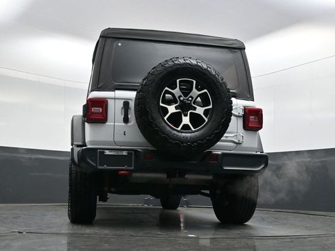 Used 2021 Jeep Wrangler Unlimited Rubicon w/ Safety Group AWD/4WD image 34