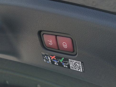 New 2026 Mercedes-Benz CLE 450 4MATIC Coupe image 6
