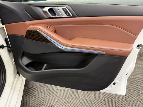 Used 2023 BMW X5 xDrive40i w/ M Sport Package image 15