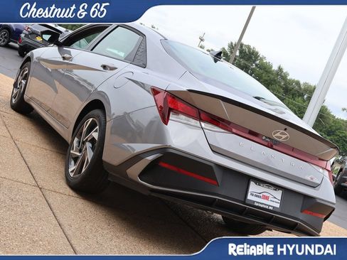 Certified 2025 Hyundai Elantra Sport w/ Cargo Package FWD image 4
