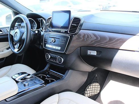Used 2017 Mercedes-Benz GLS 450 4MATIC image 30