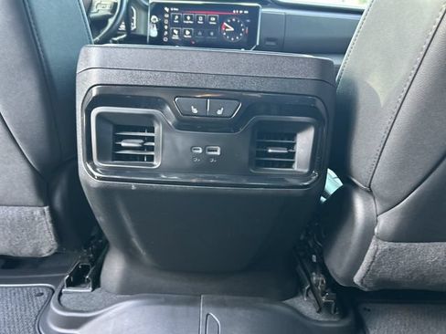 Used 2024 GMC Sierra 2500 AT4 w/ AT4 Premium Plus Package AWD/4WD image 35