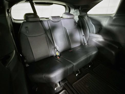 Used 2021 Toyota Sienna XSE w/ XSE Plus Package AWD/4WD image 34