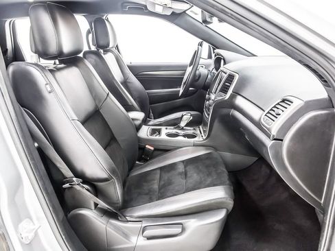 Used 2018 Jeep Grand Cherokee Altitude RWD image 33