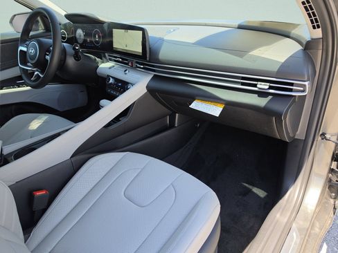New 2026 Hyundai Elantra Limited FWD image 14
