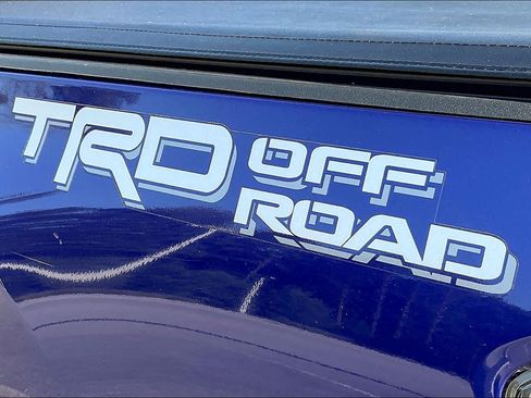 Used 2022 Toyota Tacoma TRD Off-Road w/ Technology Package RWD image 30